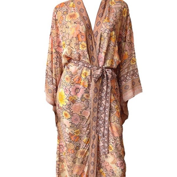 ** ISO ** Spell and the Gypsy Amethyst Robe - Picture 3 of 6